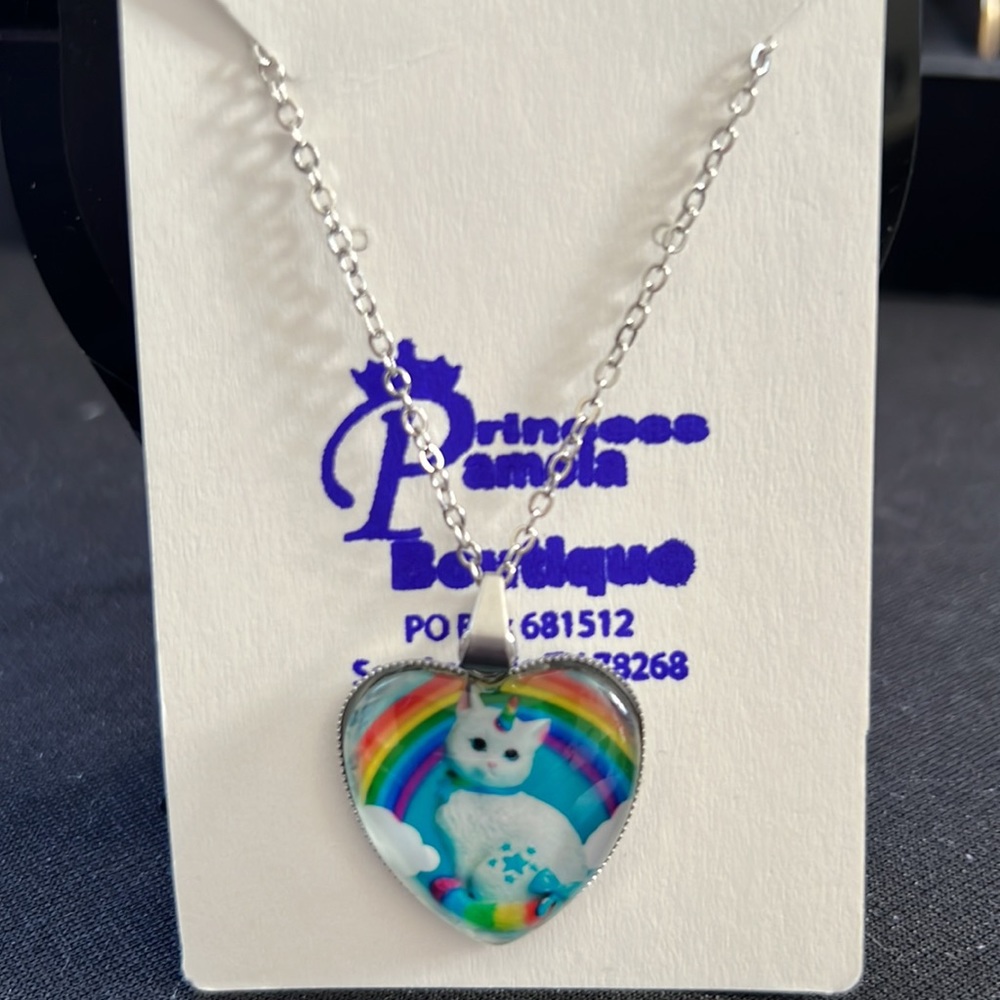 TT-Unicorn Cat and Rainbow Heart Necklace - Picture 3 of 10